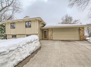 6264 Greenleaf Trl, Apple Valley, MN 55124