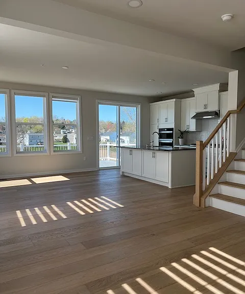 702 Juniper Ct — Photo 9