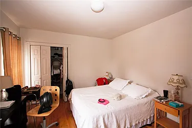 Rented by R New York