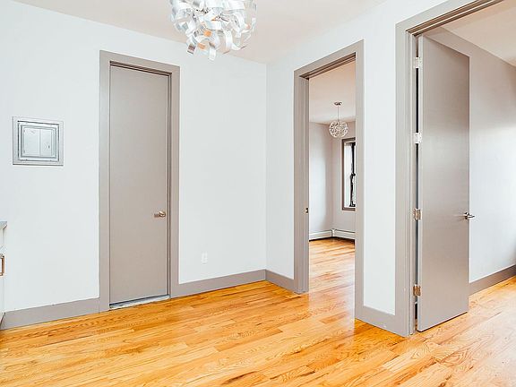 2nd image of 173 Jefferson Ave #2F