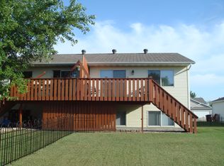 3338 30th Ave S, Fargo, ND 58103
