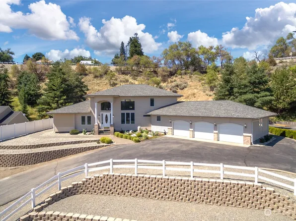 8 Valley View Park Drive, Omak, WA 98841