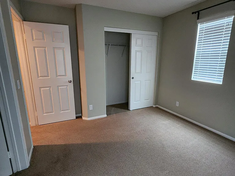 969 S Bluff Rd — Photo 23