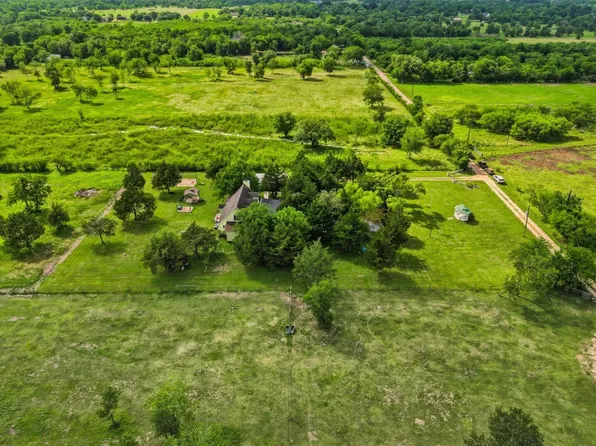 2325 Skrivanek Rd, Sealy, TX 77474