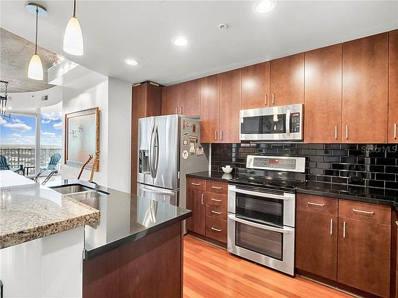 5th image of 155 Court Ave #2410