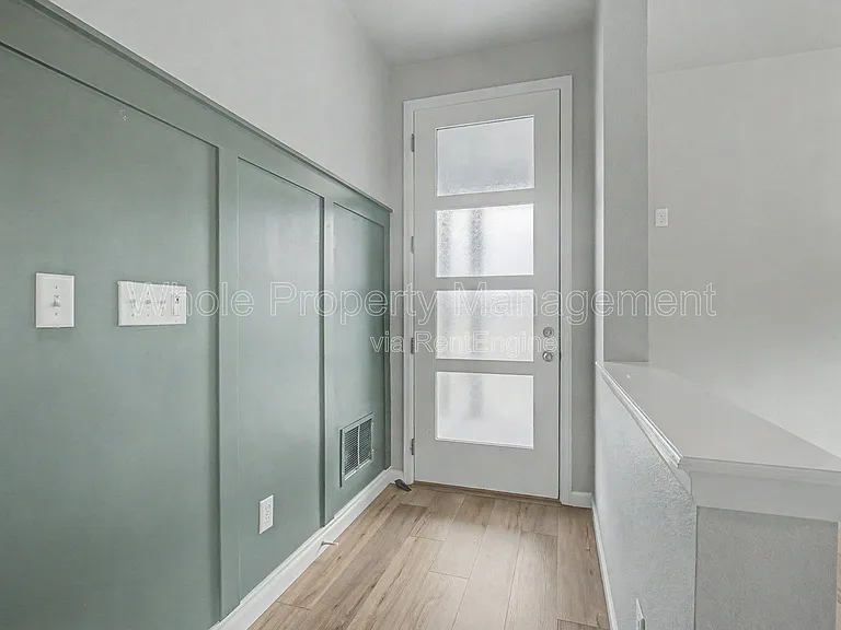 2291 Peregrine Dr — Photo 2