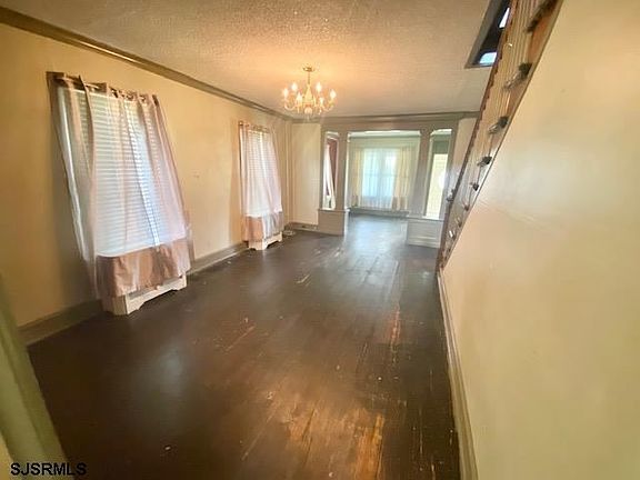 5th image of 203 Engard Ave