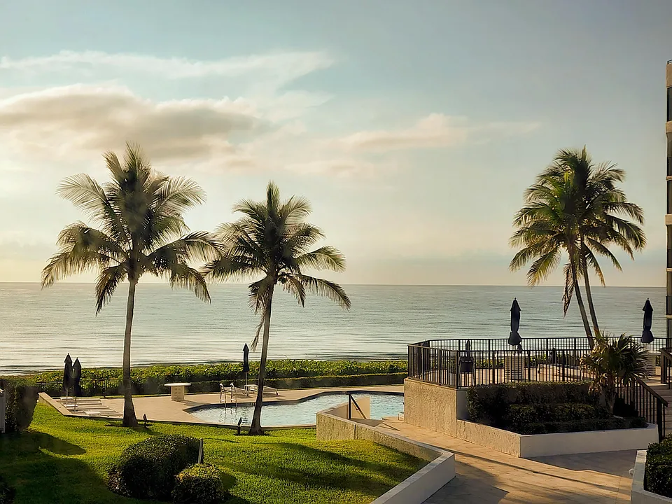 2565 S Ocean Blvd #101N