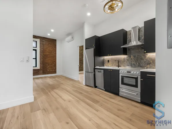 16 Howard Avenue image 4 of 26