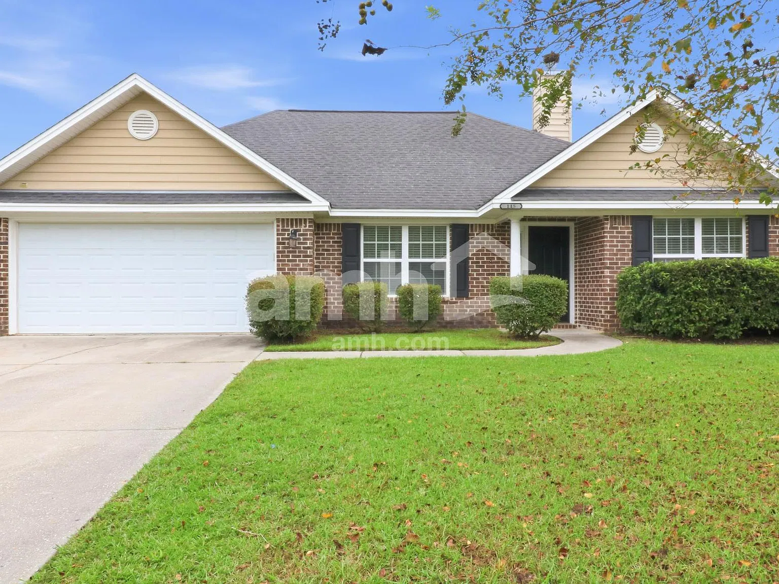 3 bed, 2.0 bath, 1448 sqft, $2,095 — Photo 1