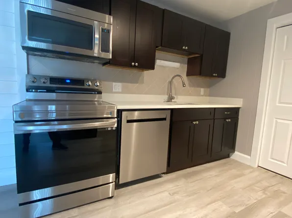 300 Smithfield Ave #B5-32, Providence, RI 02904