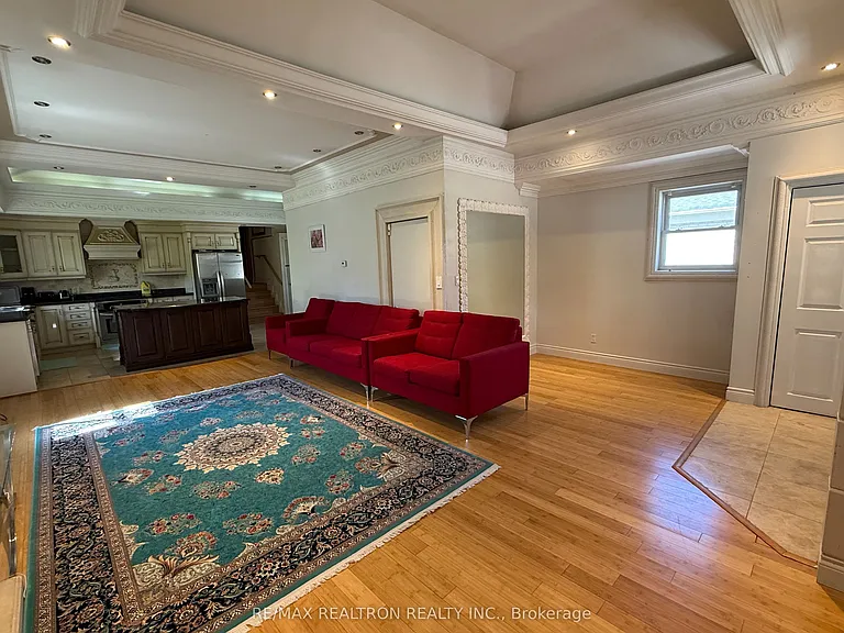 18 Irwin Ave #MAIN — Photo 5