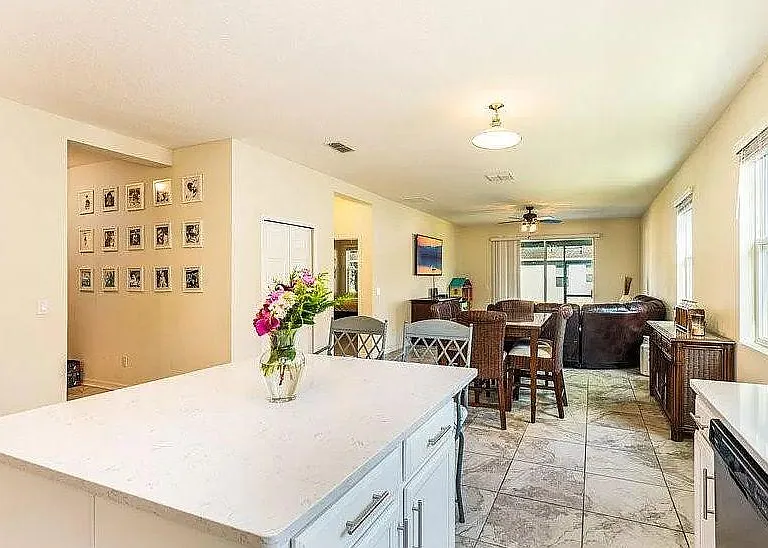 5326 Rochester Pl — Photo 2
