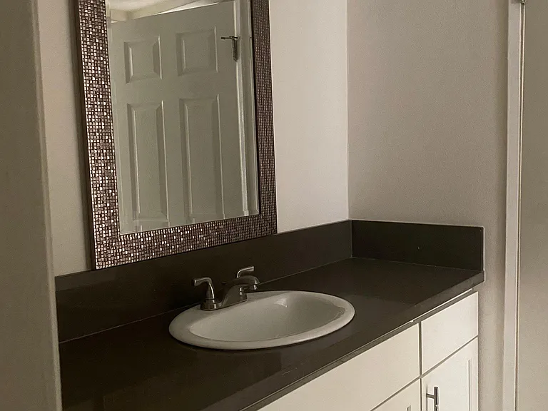 1710 Purdue Ave #102 — Photo 18