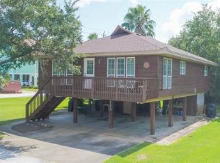 723 Club Ct, Clear Lake Shores, TX 77565