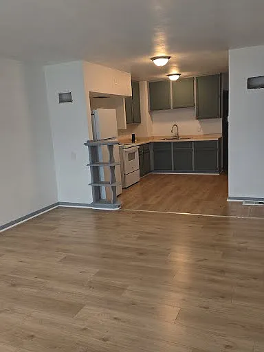 2 bed, 600 sqft, $875 — Photo 3