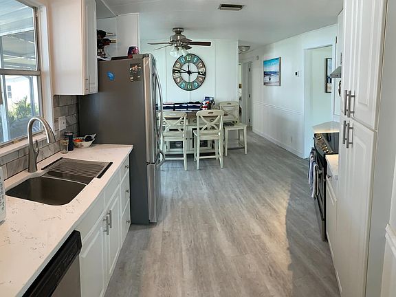 5th image of 274 Glenwood Ln