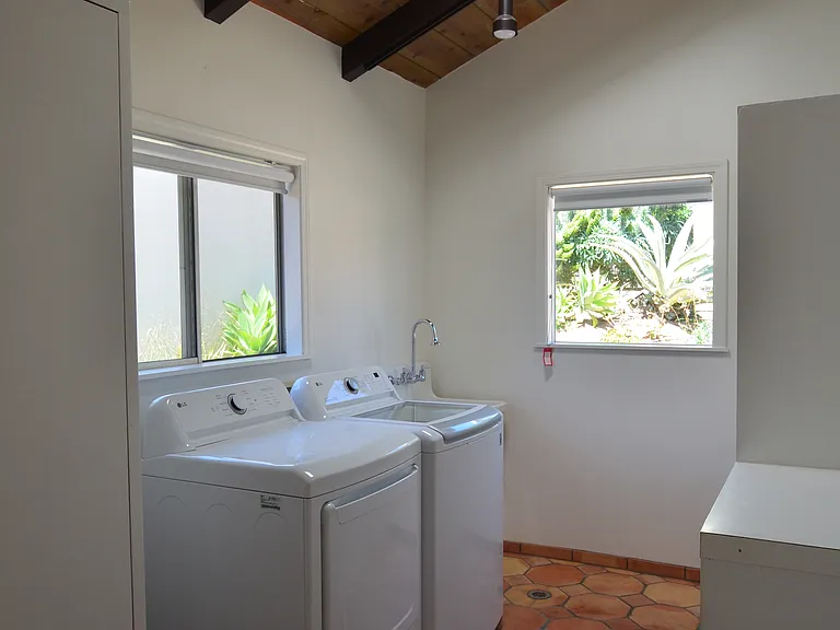 7033 Draper Ave — Photo 14