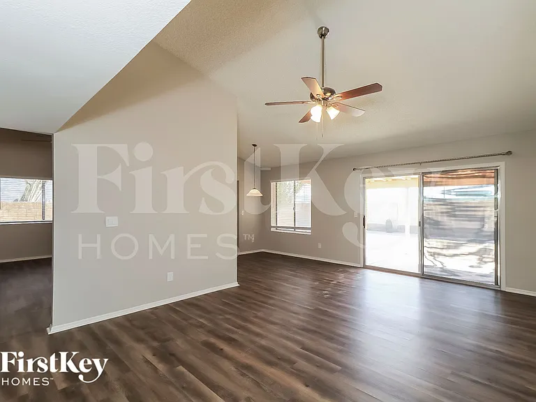 8603 W Diana Ave — Photo 4