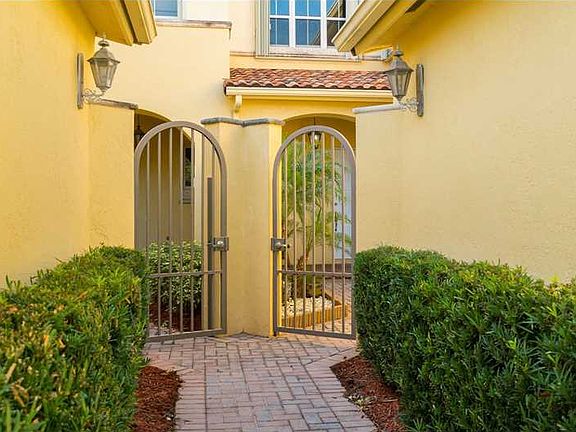 Harbor Islands Townhome