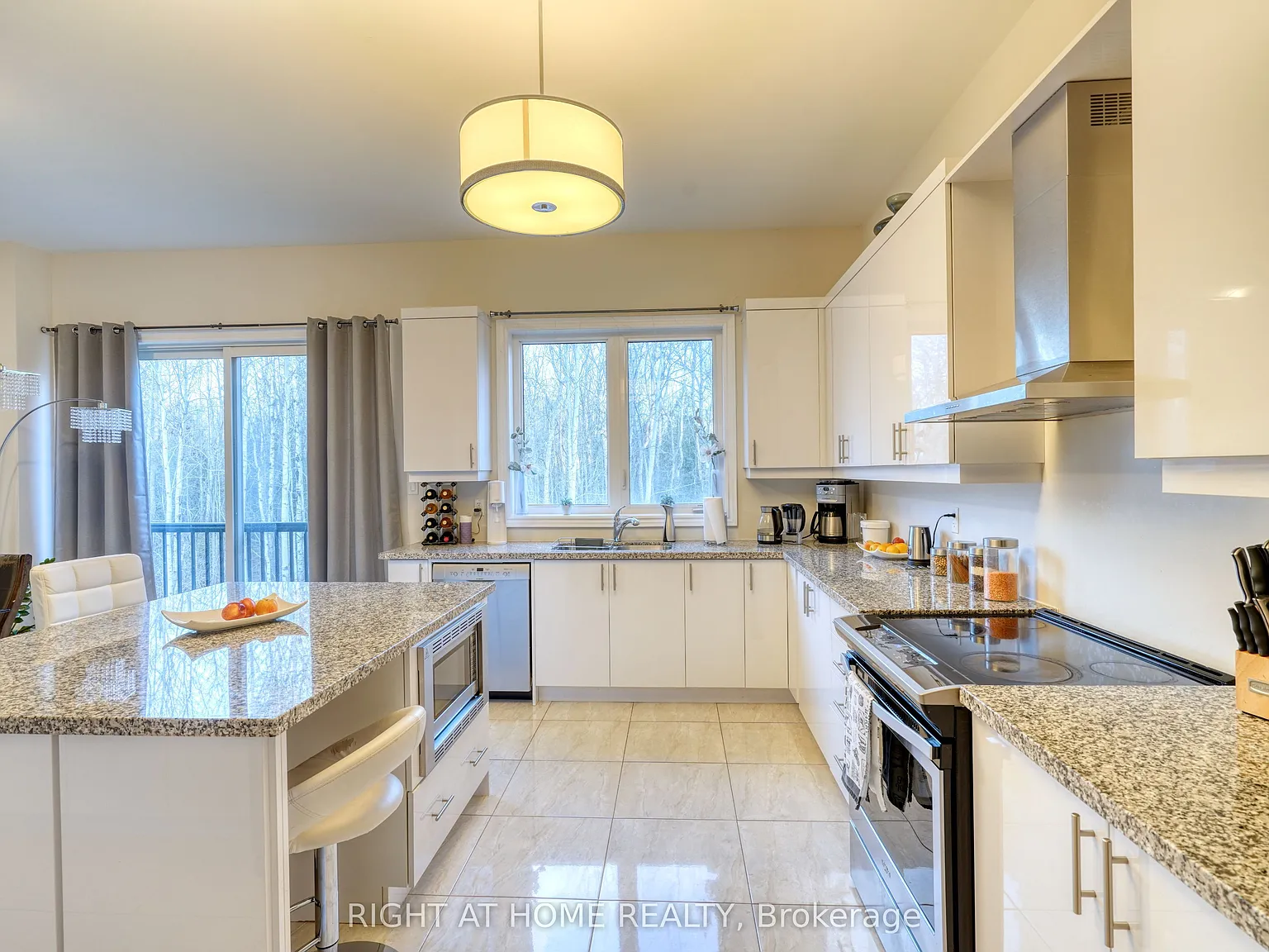 4 bed, $3,600 — Photo 4