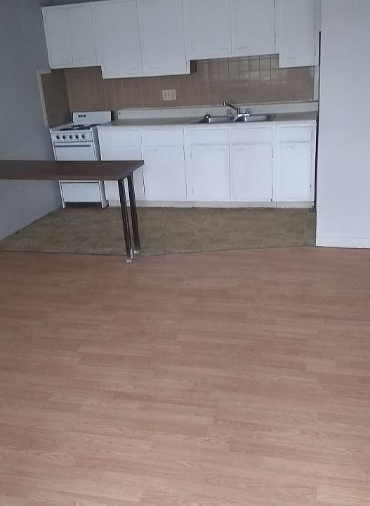 2nd image of 200 Washington St NE APT 6