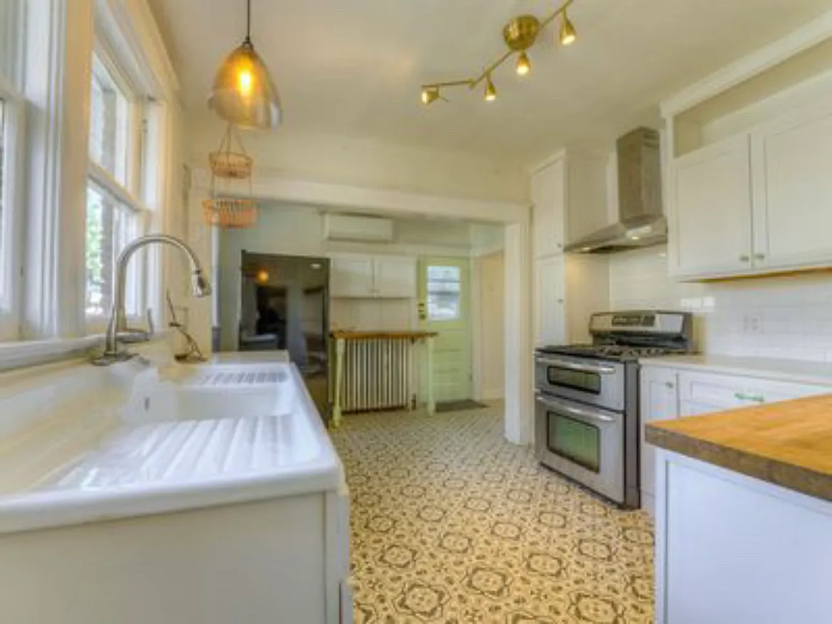 2 bed, 1200 sqft, $1,100 — Photo 3