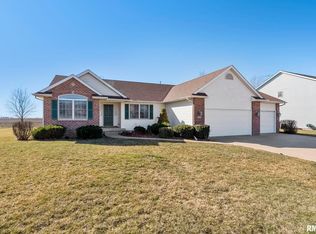 103 E Sapphire Ln, Long Grove, IA 52756