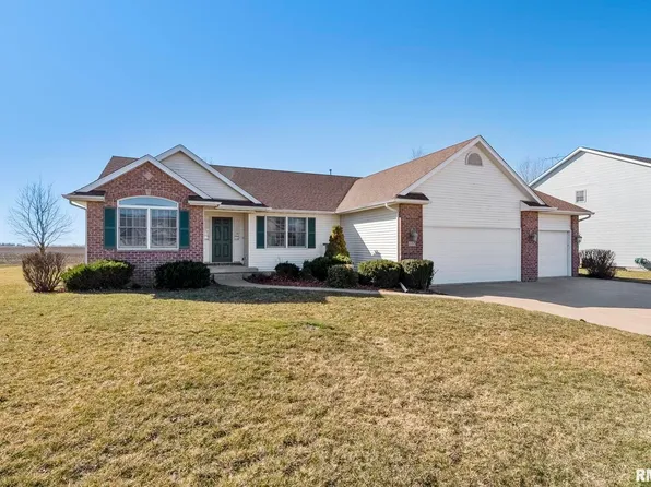 103 E Sapphire Ln, Long Grove, IA 52756