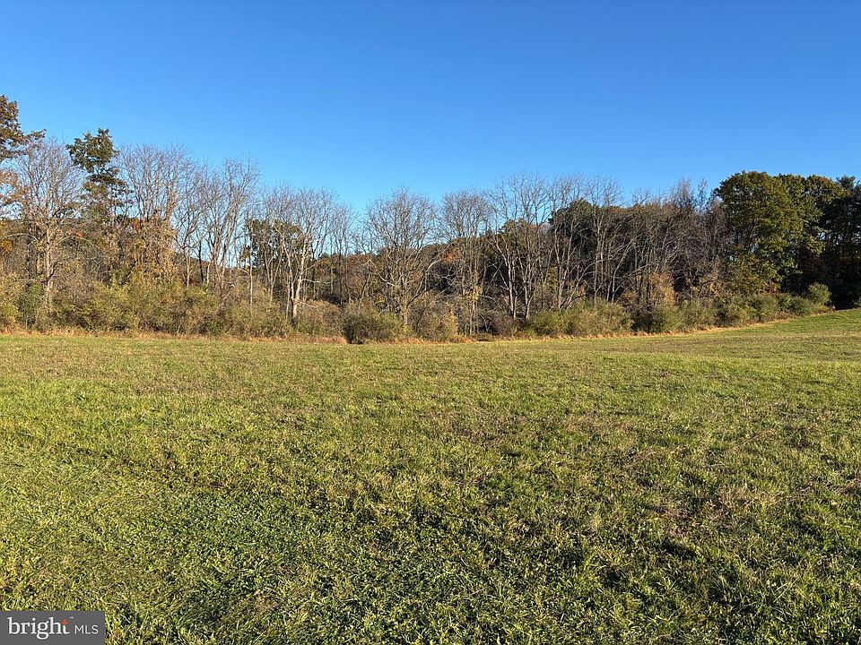 2nd image of 50 Pepper Ridge Dr