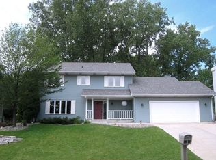 3141 Christopher Ln, Shoreview, MN 55126
