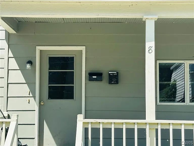 8 John St — Photo 2