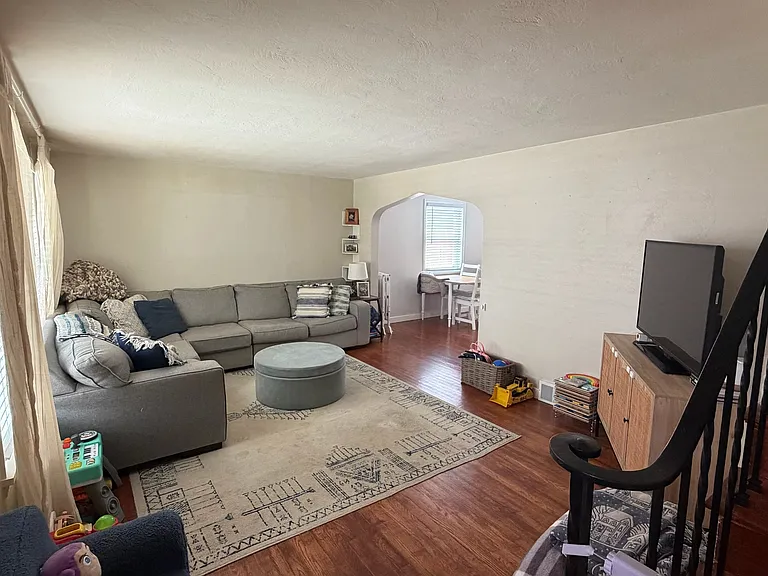 526 Bellaire Ave — Photo 7