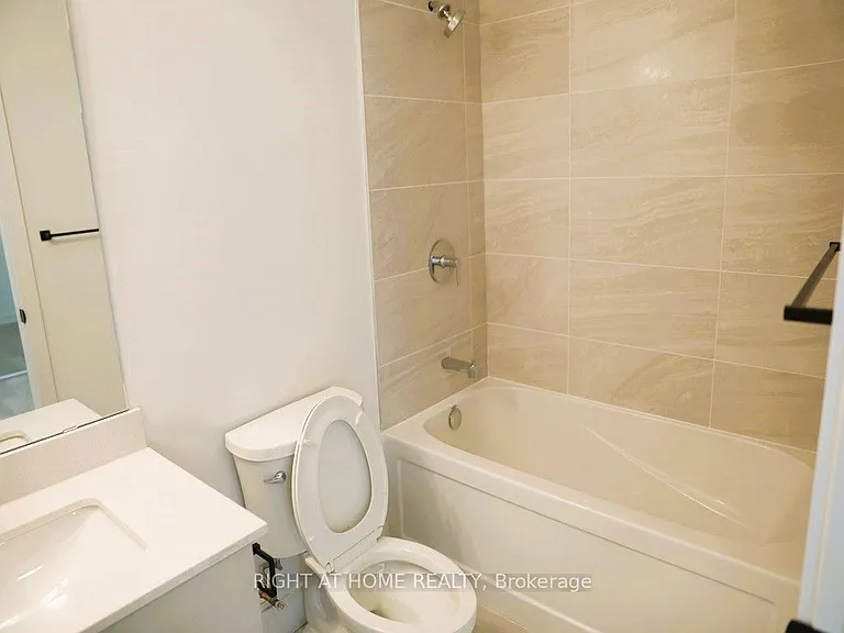 2782 Barton St N #903 — Photo 10