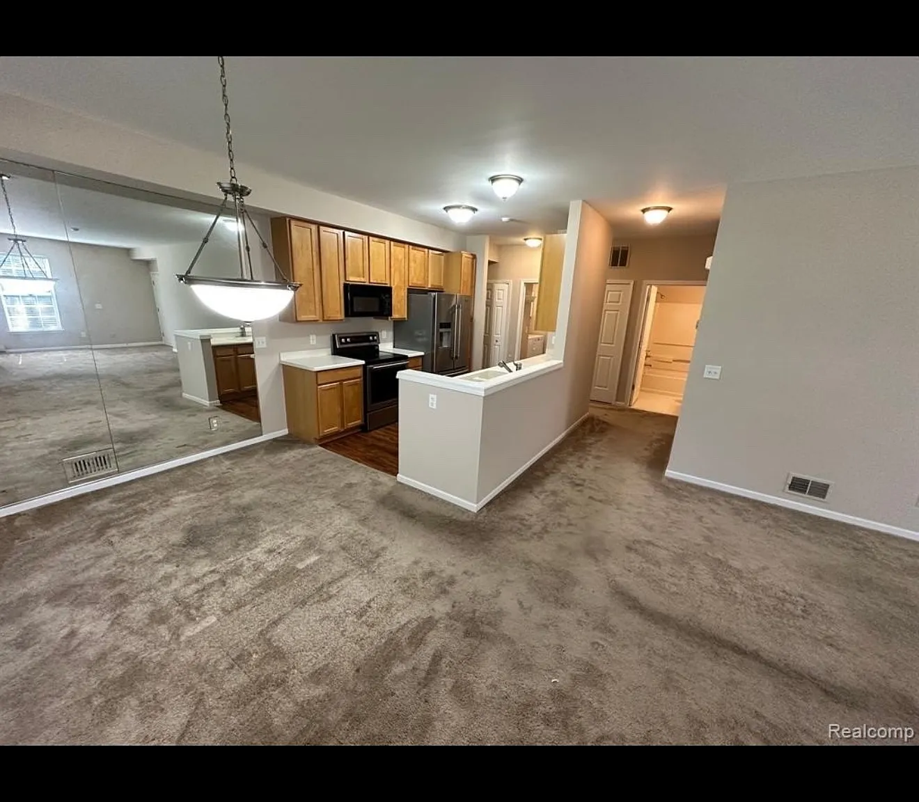 2 bed, 1353 sqft, $1,950 — Photo 4
