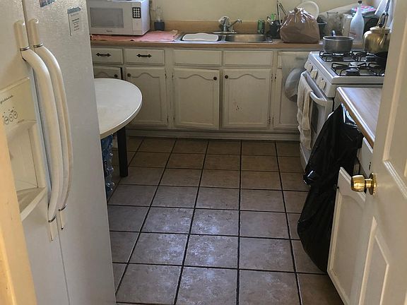 4th image of 1124 W 45th St