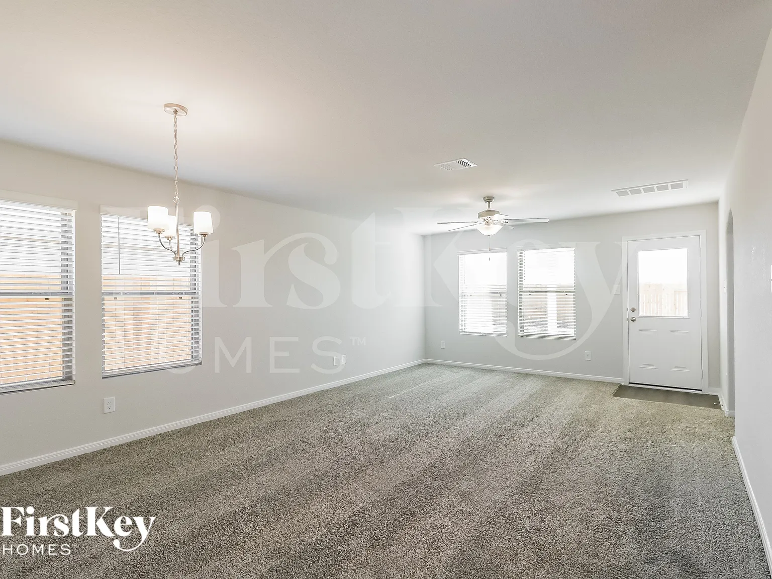 4 bed, 2.5 bath, 1857 sqft, $2,000 — Photo 3