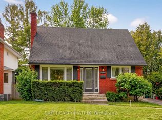 2586 Henley St, Ottawa, ON K2B7R3