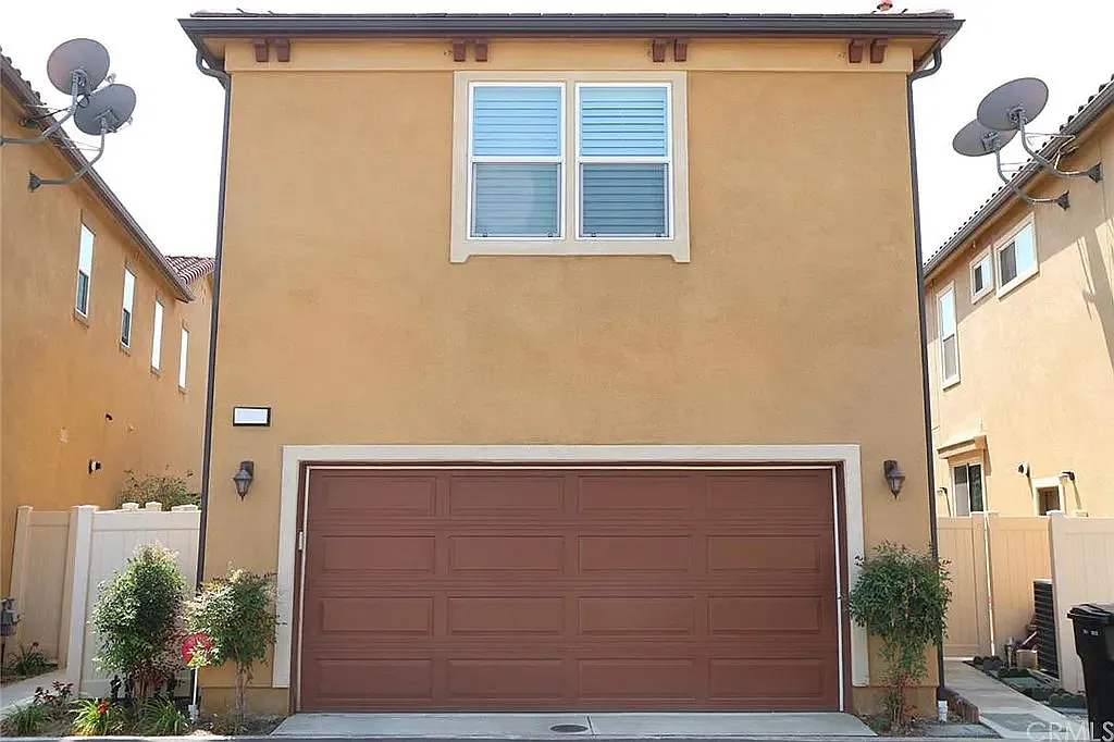 3 bed, 2.5 bath, 2062 sqft, $4,495 — Photo 3