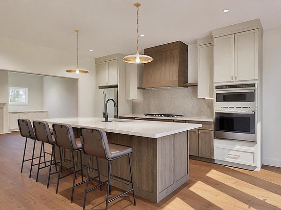 3rd image of 101 W Jackson STREET