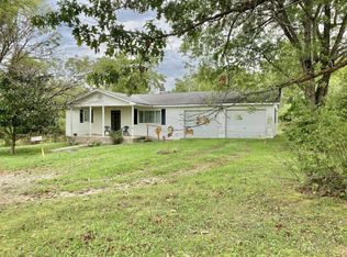 6040 Boyer Rd, Hartville, MO 65667