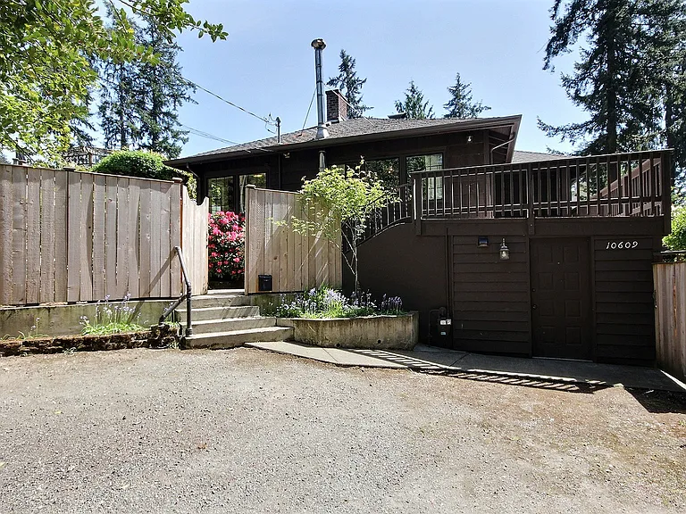 10609 SE 32nd St — Photo 17