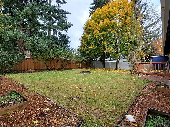 3rd image of 3204 NE 135th Ave