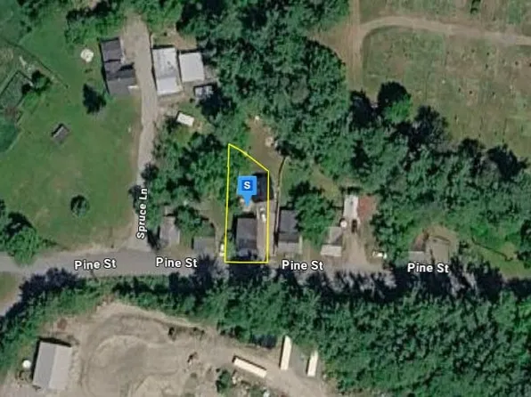 64 Pine St, Whitefield, NH 03598