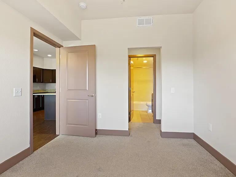 Copperleaf Place Apartments — Photo 32