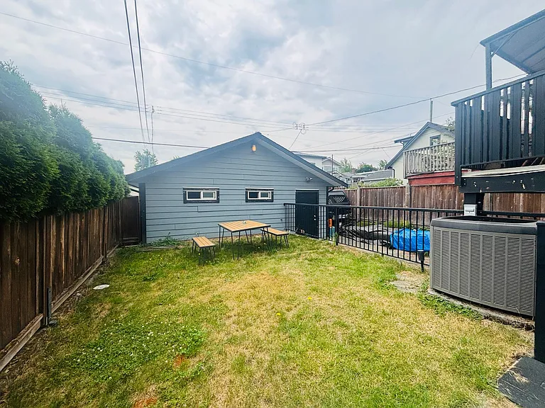 2629 E 6th Ave — Photo 3