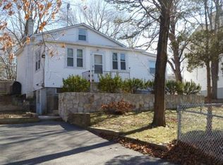 8 Kent Pl, Mastic, NY 11950