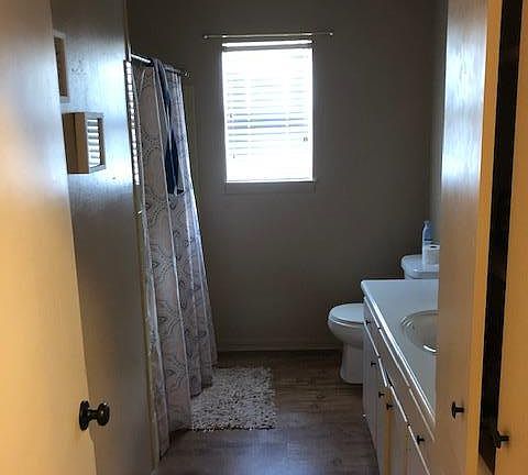 3rd image of 1402 Sunnyvale St