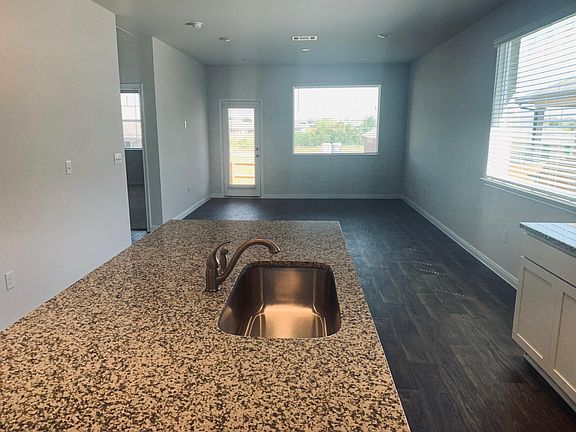 5th image of 305 Brooklyn Dr
