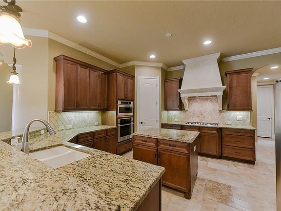 4th image of 400 Terravista Pl